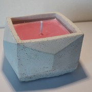 Bougie naturelle rose parfumée à la lavande - support béton